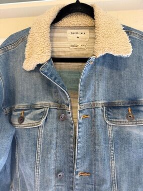 Quiksilver Light Blue Denim Jacket with Cream Sherpa Collar